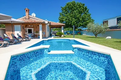 Villa Nera in Pula