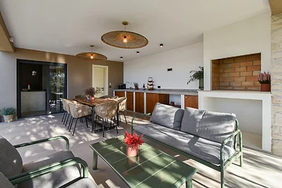 Villa Noor by Istrabook