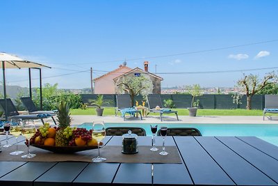 Ferienhaus Sabina mit Blick auf Pula