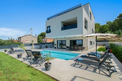 Villa Sabina mit Blick auf Pula