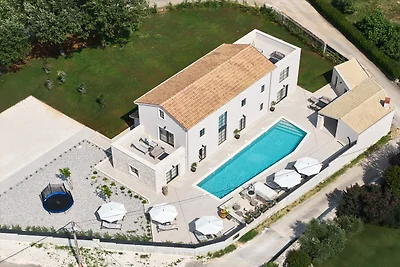 Vila Madora