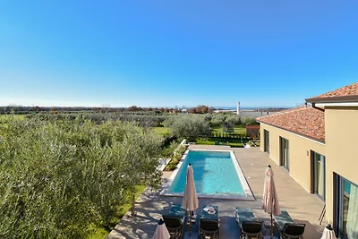 Villa Noor by Istrabook