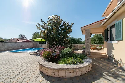 Villa Ulika mit Pool und Jacuzzi