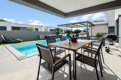 Designer-Vila Luna