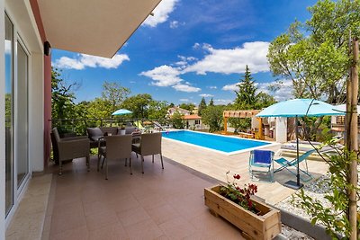 Villa May Porec, Tinjan