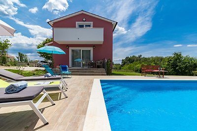 Villa May Porec, Tinjan