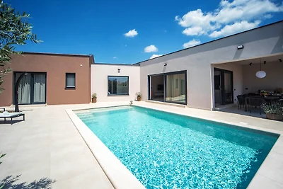 Villa Lucia by Istrabook