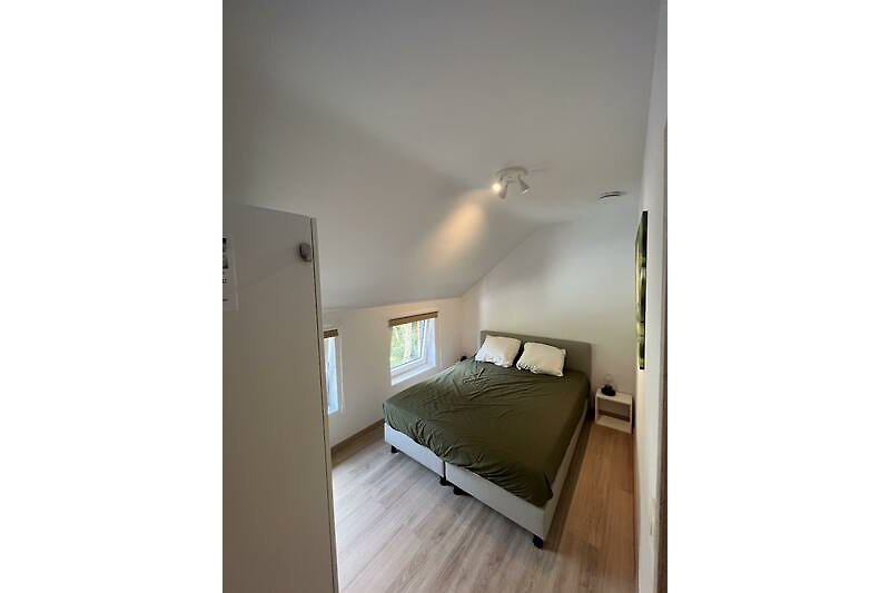 Slaapkamer 2 met 2-persoons bed  vakantiehuis Le Club in Barvaux - Durbuy