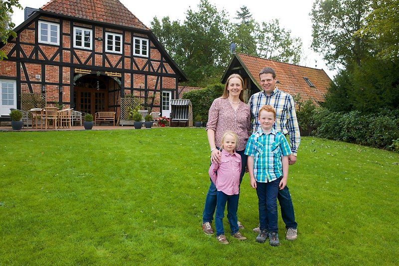 Familie Schulz begrüßt Sie auf dem Rosenhof Bohlsen