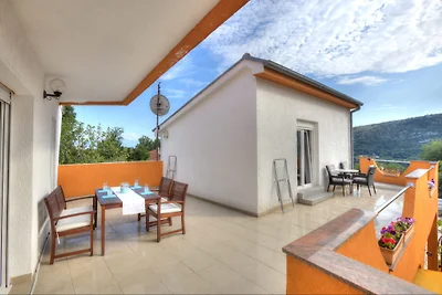 Holiday House Pan Franko