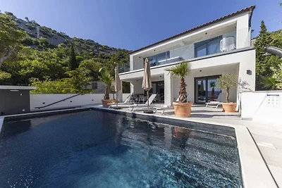 New Luxury Villa Lucija