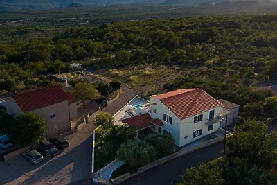 Vakantiehuis Ontspannende vakantie Sestanovac