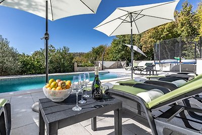 Villa Bozana mit beheiztem Pool