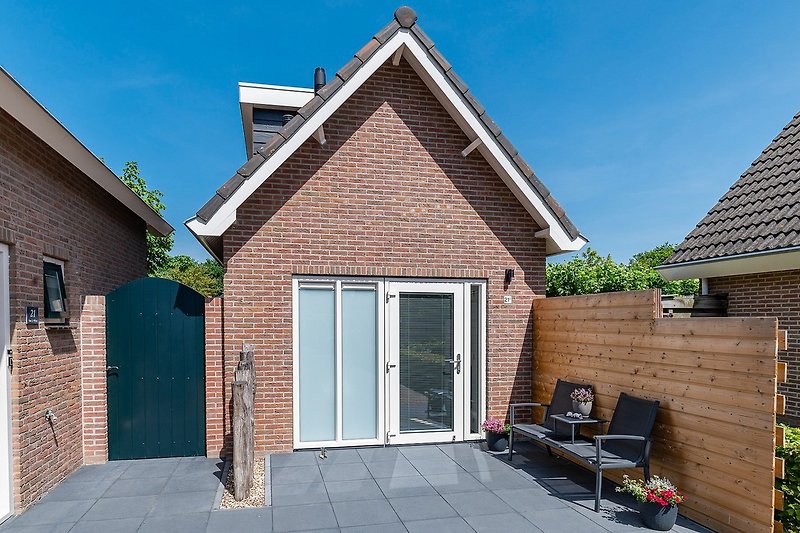 Holiday home '2bijZee' with private entrance
