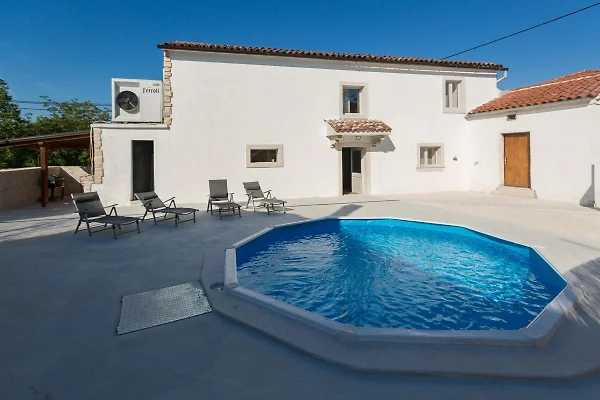 Adorable villa à Kringa avec piscine privée