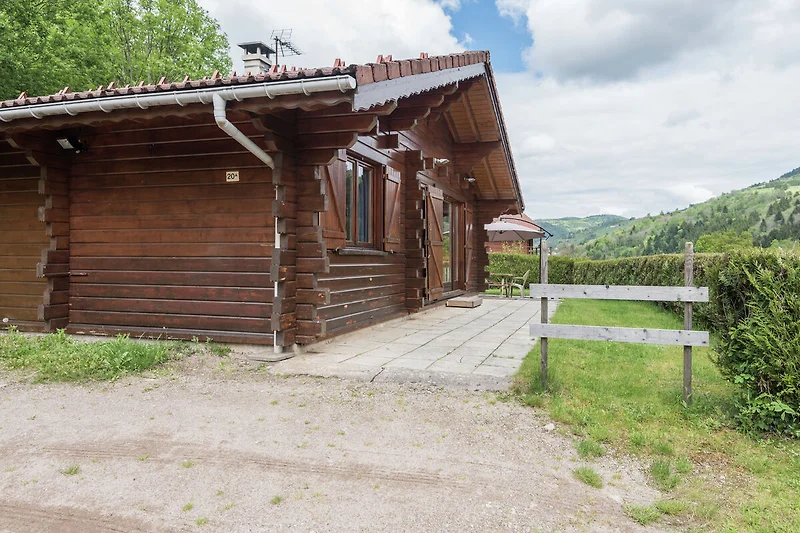 Außenseite Ferienhaus (Sommer)