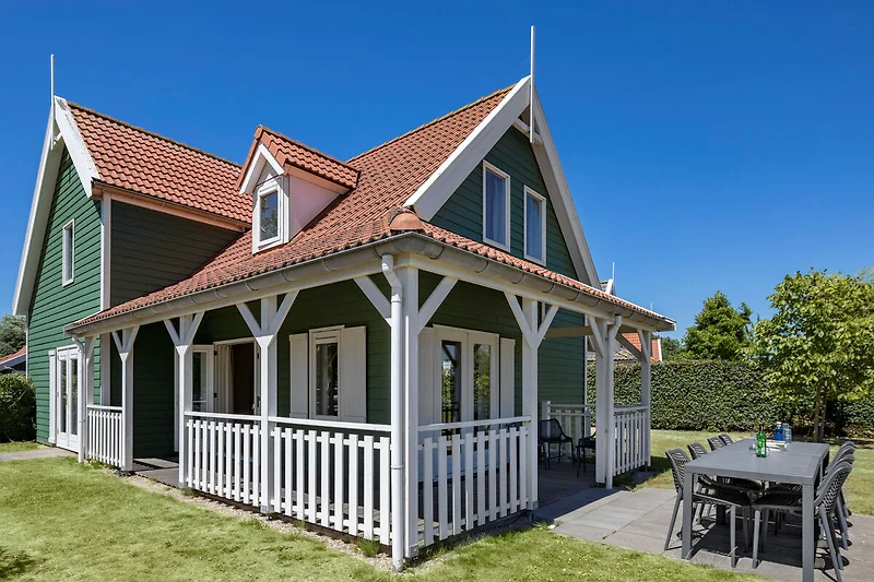 Außenseite Ferienhaus (Sommer)