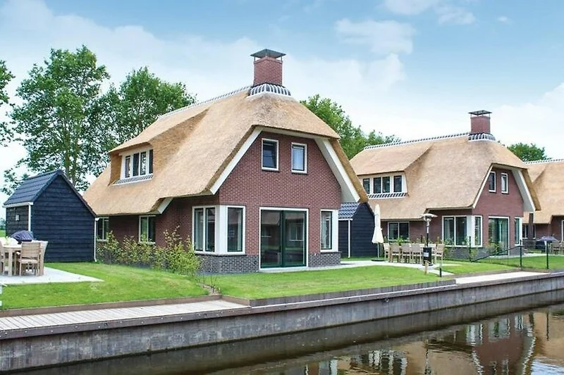 Außenseite Ferienhaus (Sommer)
