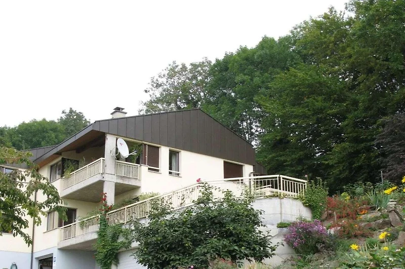 Außenseite Ferienhaus (Sommer)