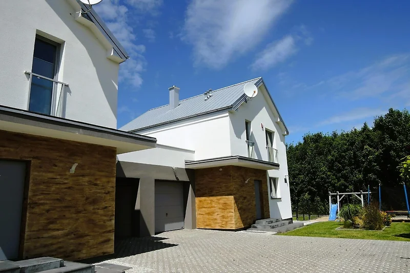 Außenseite Ferienhaus (Sommer)