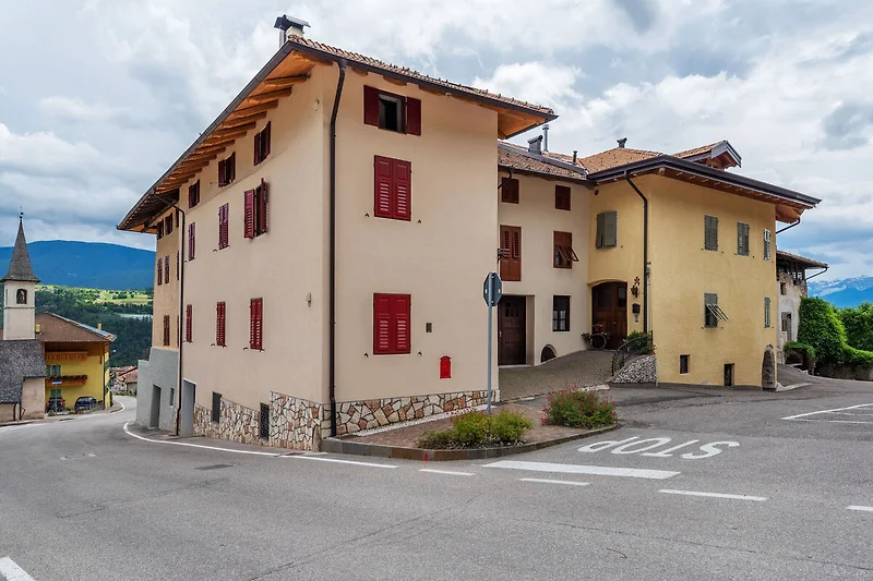 Außenseite Ferienhaus (Sommer)