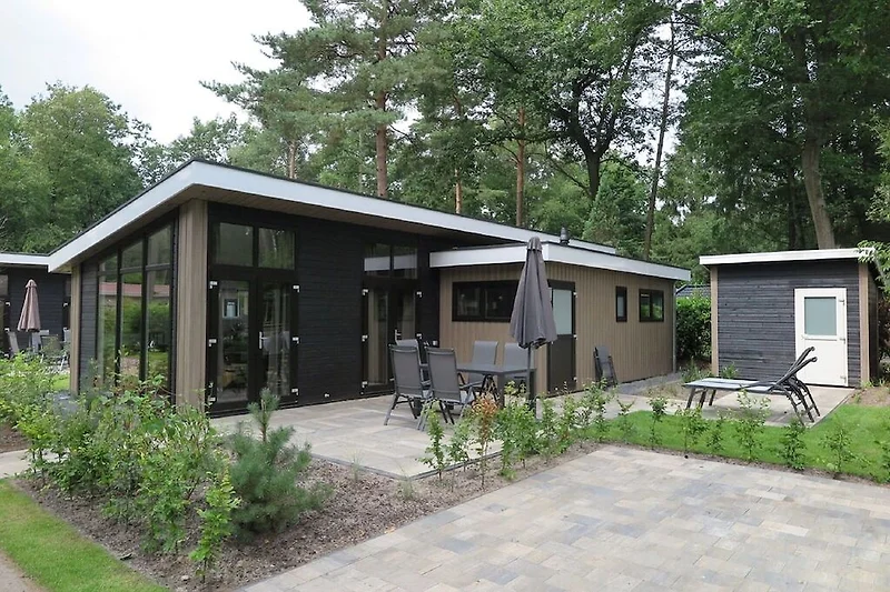 Außenseite Ferienhaus (Sommer)