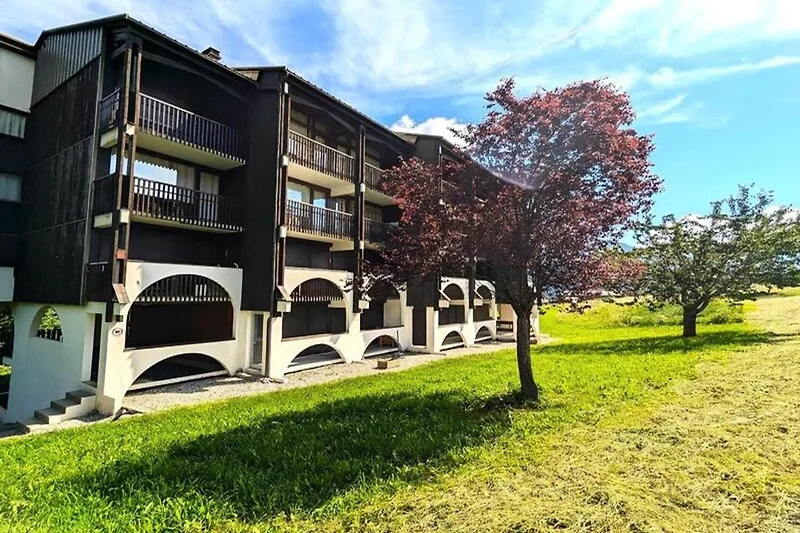 Außenseite Ferienhaus (Sommer)