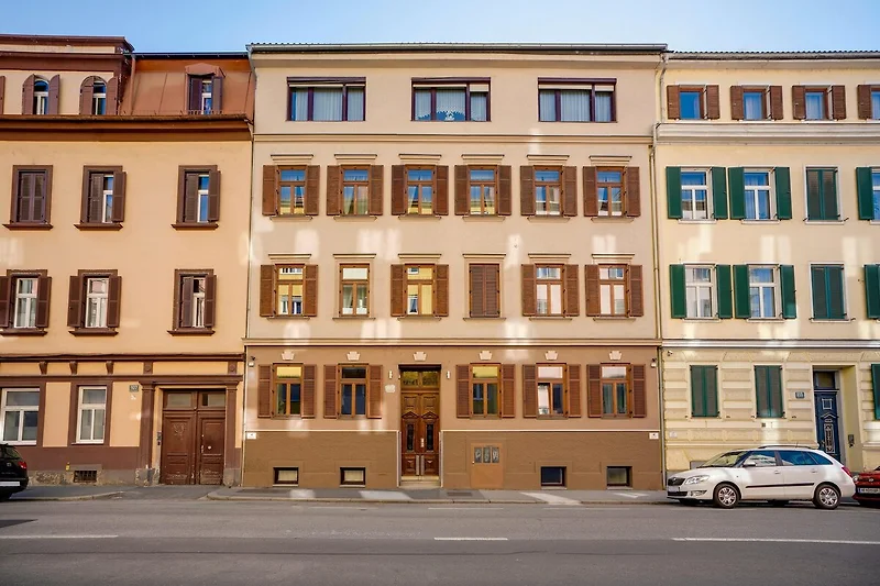 Außenseite Ferienhaus (Sommer)