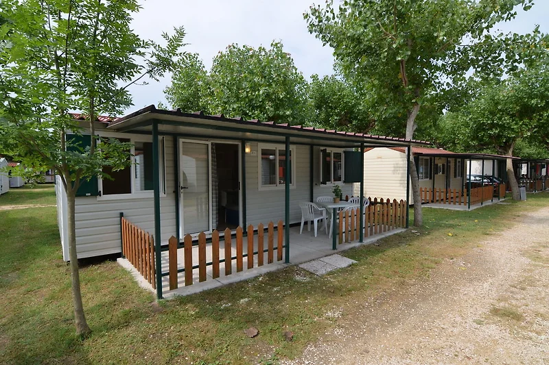Außenseite Ferienhaus (Sommer)