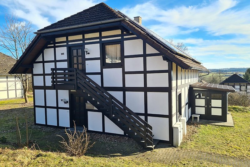 Außenseite Ferienhaus (Sommer)