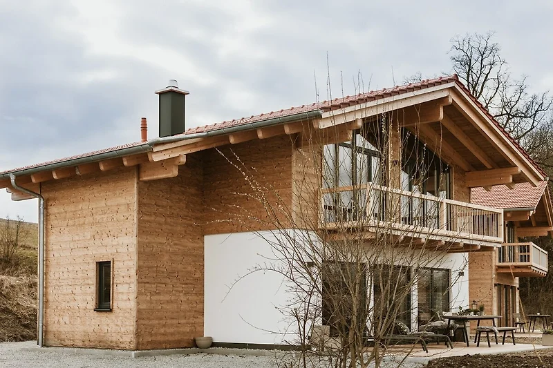 Außenseite Ferienhaus (Sommer)