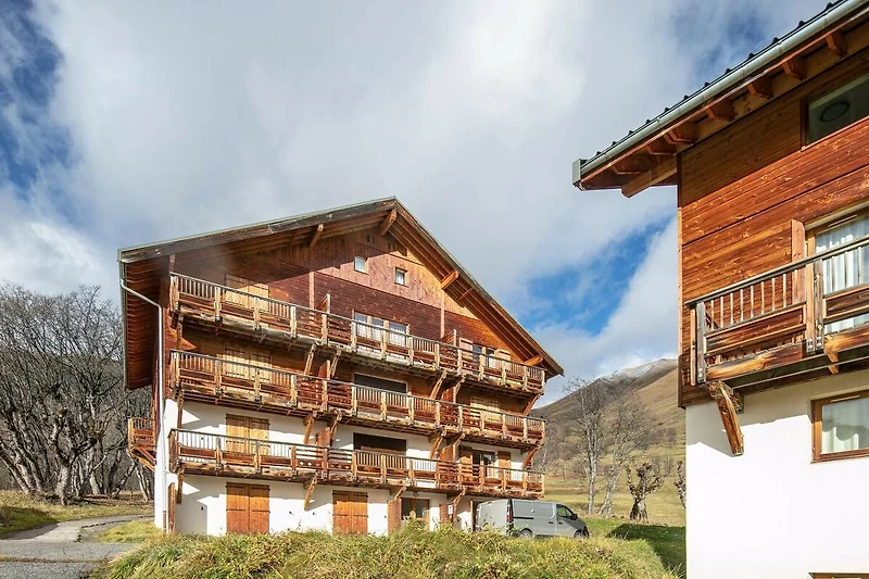 Außenseite Ferienhaus (Sommer)