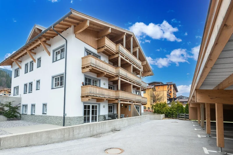 Außenseite Ferienhaus (Sommer)