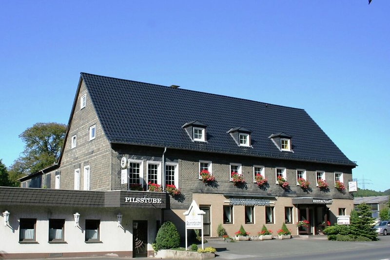 Außenseite Ferienhaus (Sommer)