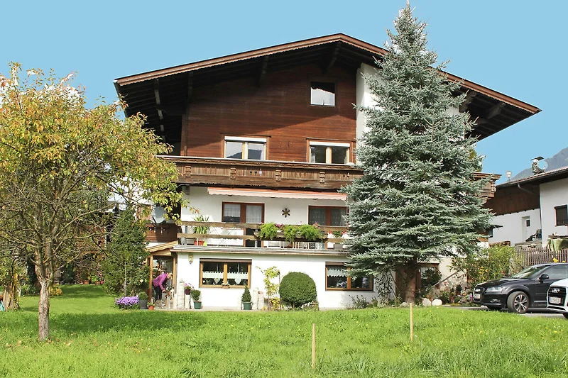 Außenseite Ferienhaus (Sommer)