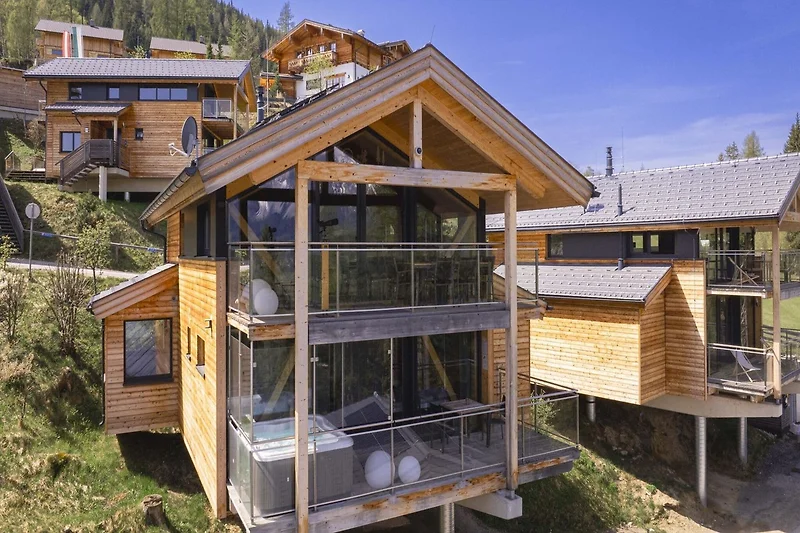 Außenseite Ferienhaus (Sommer)