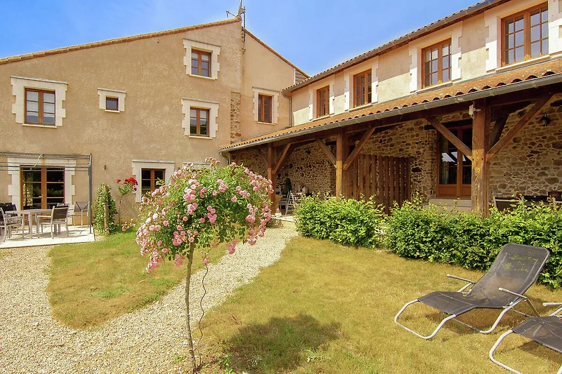 Außenseite Ferienhaus (Sommer)