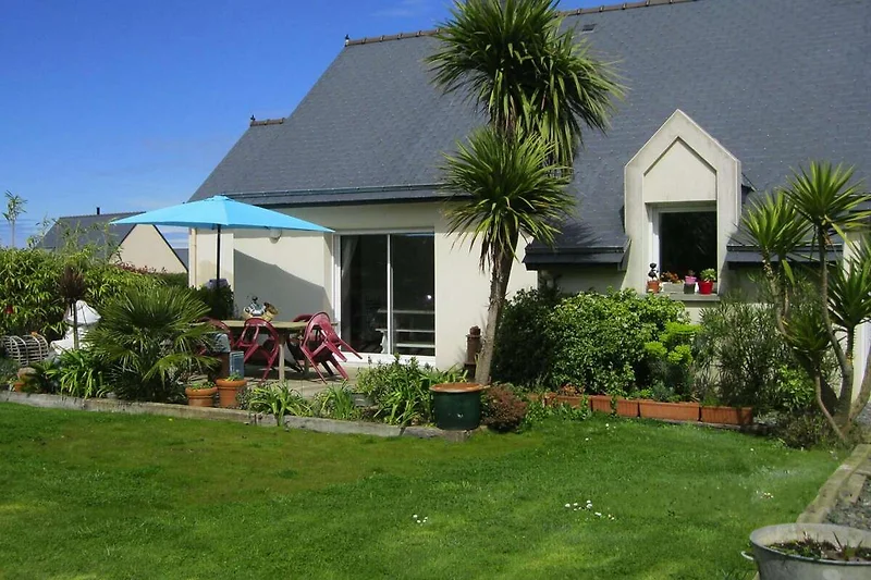 Außenseite Ferienhaus (Sommer)
