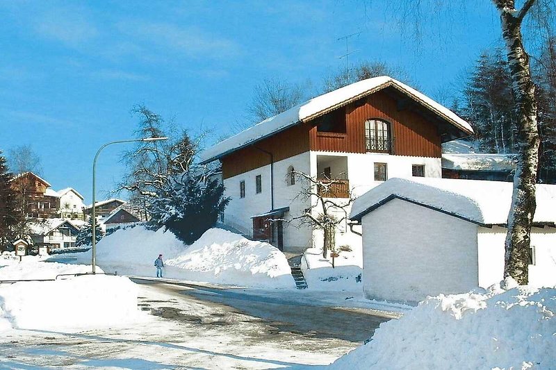 Außenseite Ferienhaus (Winter)