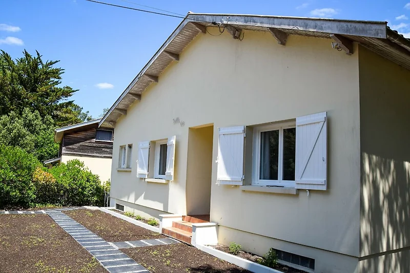 Außenseite Ferienhaus (Sommer)