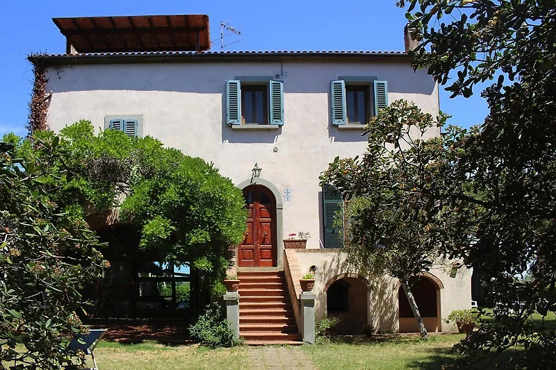 Außenseite Ferienhaus (Sommer)