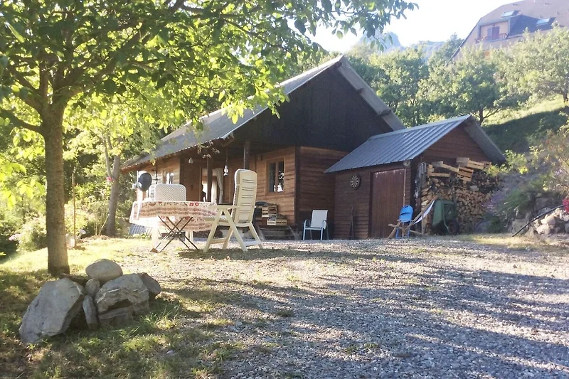 Außenseite Ferienhaus (Sommer)