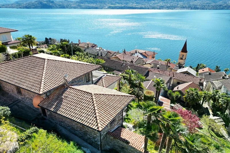 Außenseite Ferienhaus (Sommer)