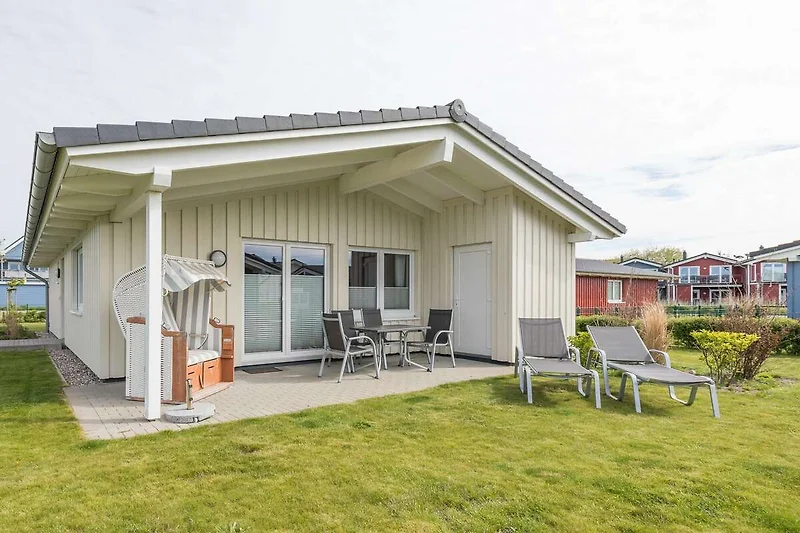 Außenseite Ferienhaus (Sommer)