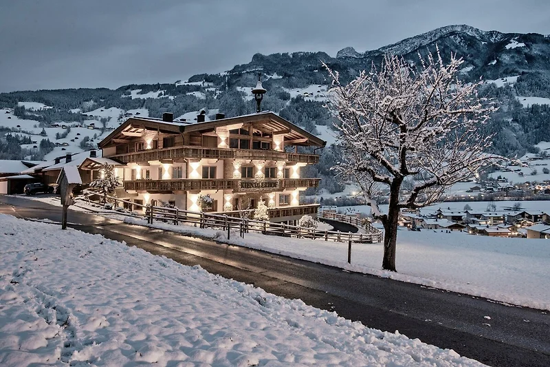 Außenseite Ferienhaus (Winter)
