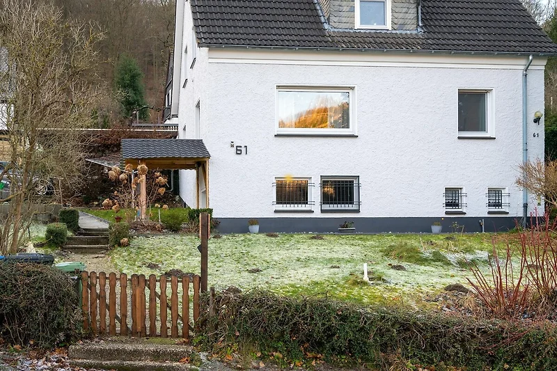 Außenseite Ferienhaus (Sommer)