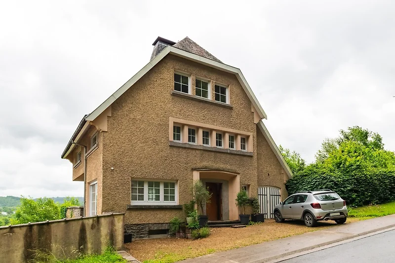 Außenseite Ferienhaus (Sommer)