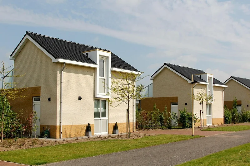 Außenseite Ferienhaus (Sommer)