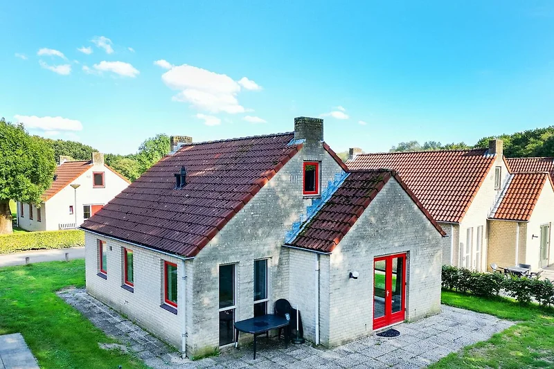 Außenseite Ferienhaus (Sommer)