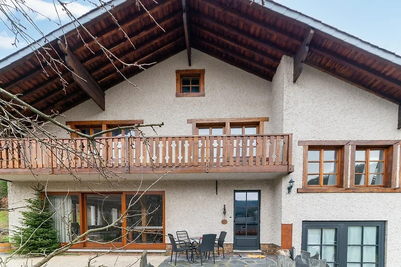 Außenseite Ferienhaus (Sommer)